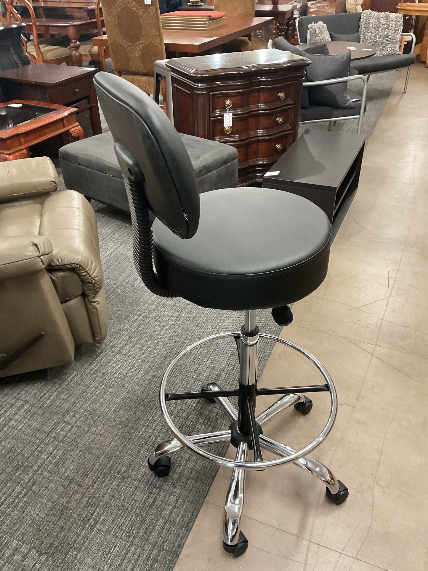 Centi Roll Chair