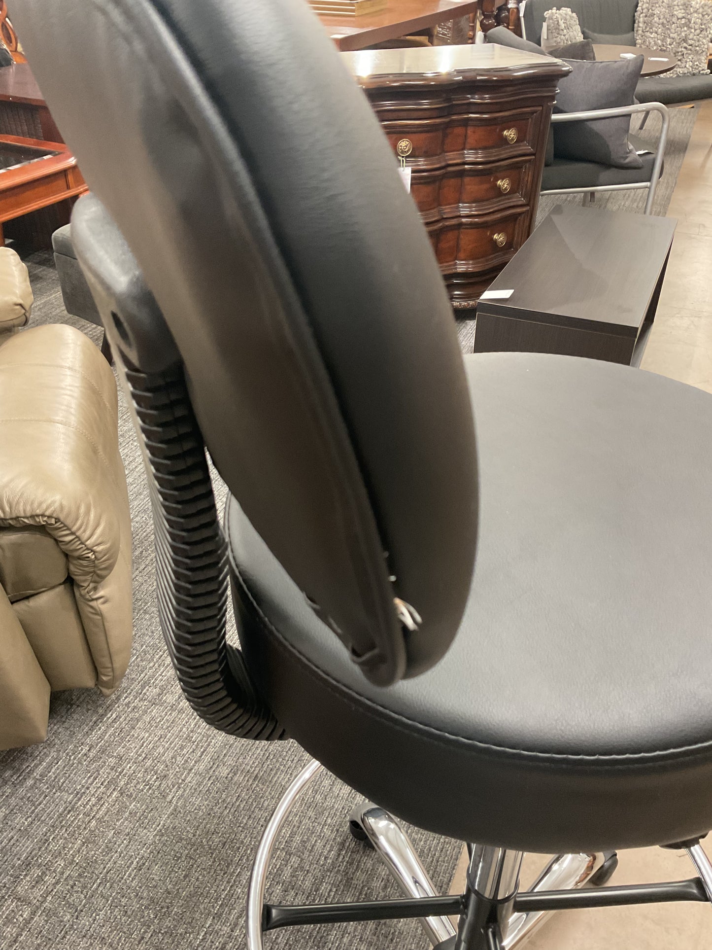 Centi Roll Chair