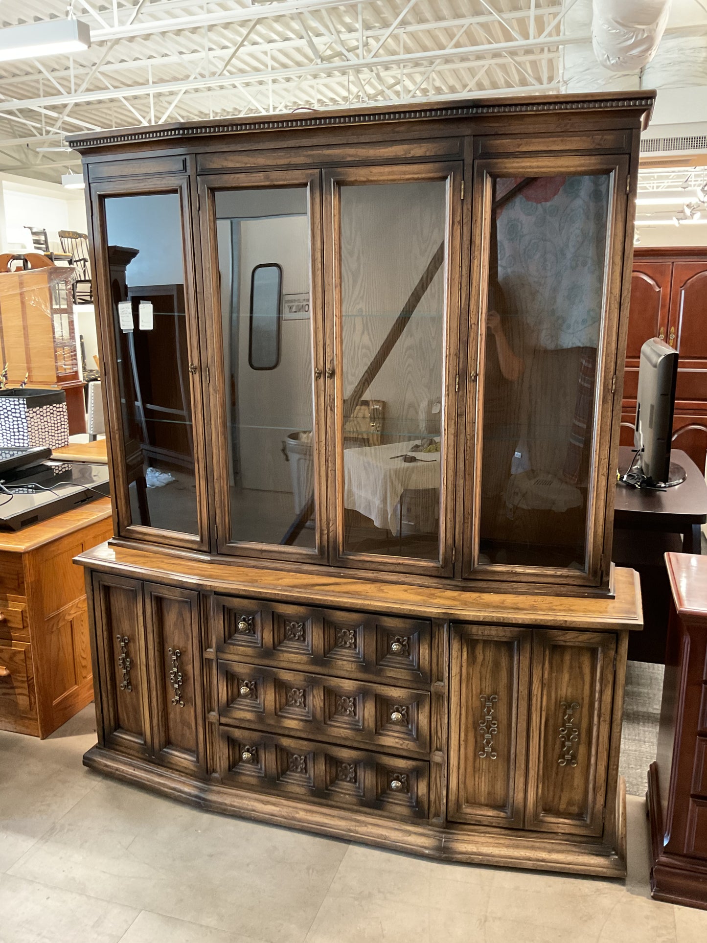 6 Doors Curio