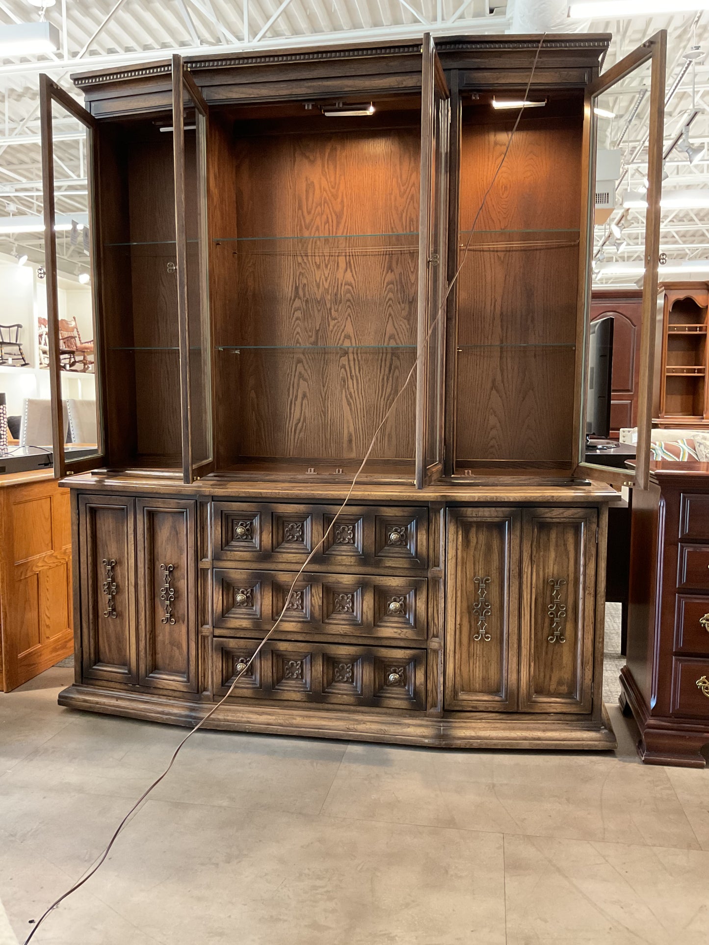 6 Doors Curio