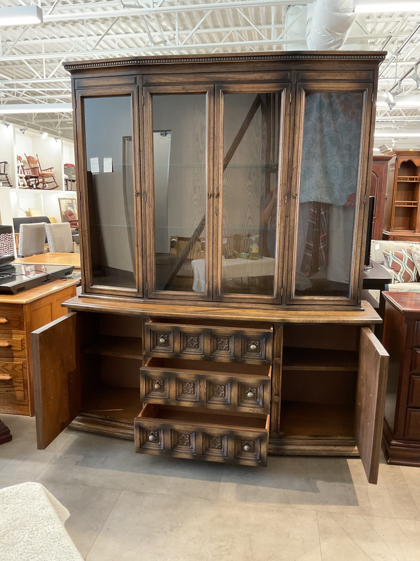 6 Doors Curio