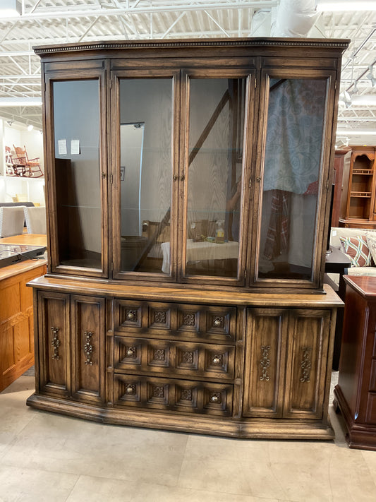 6 Doors Curio