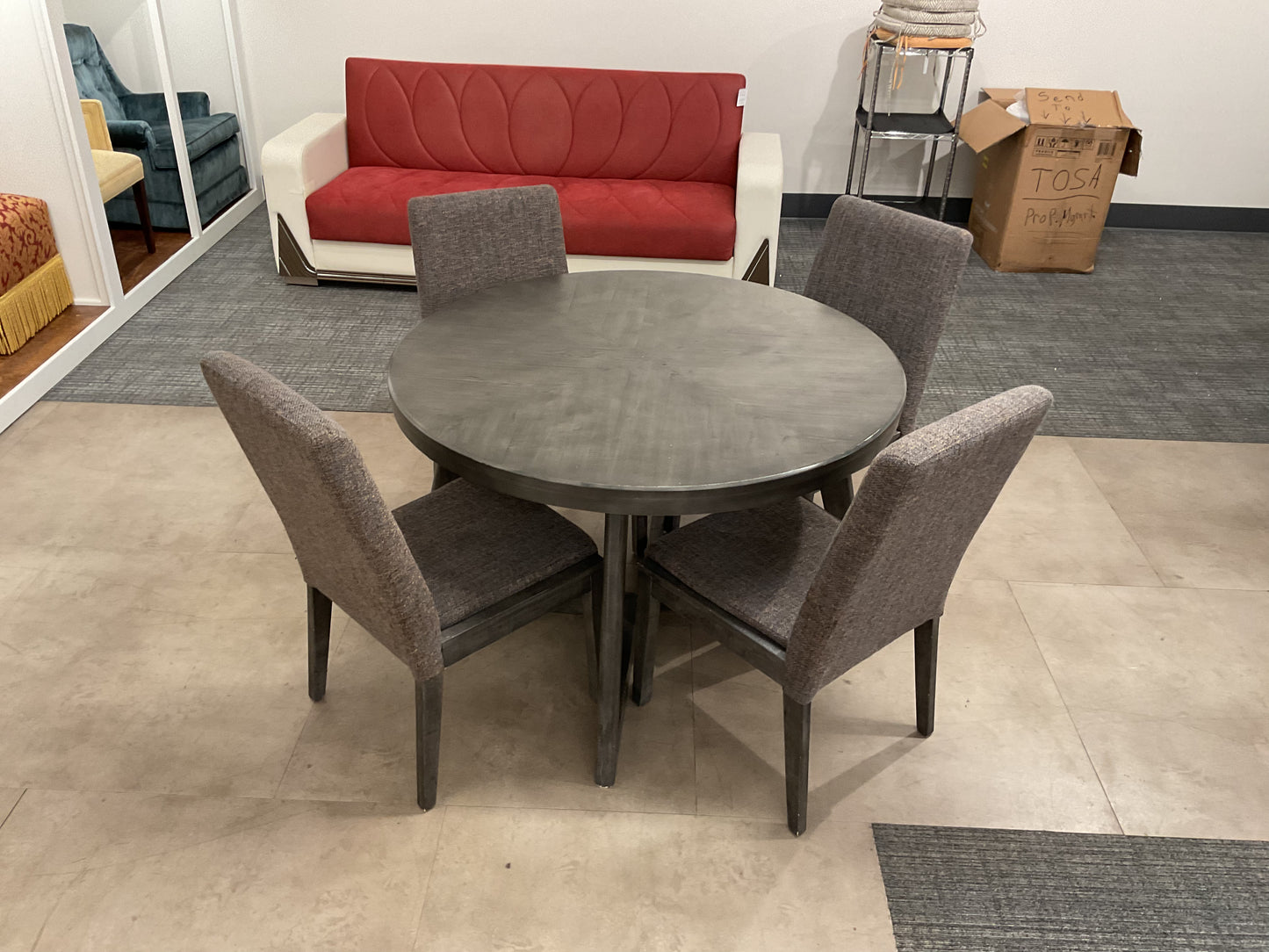 Round dining set