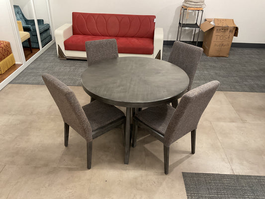 Round dining set