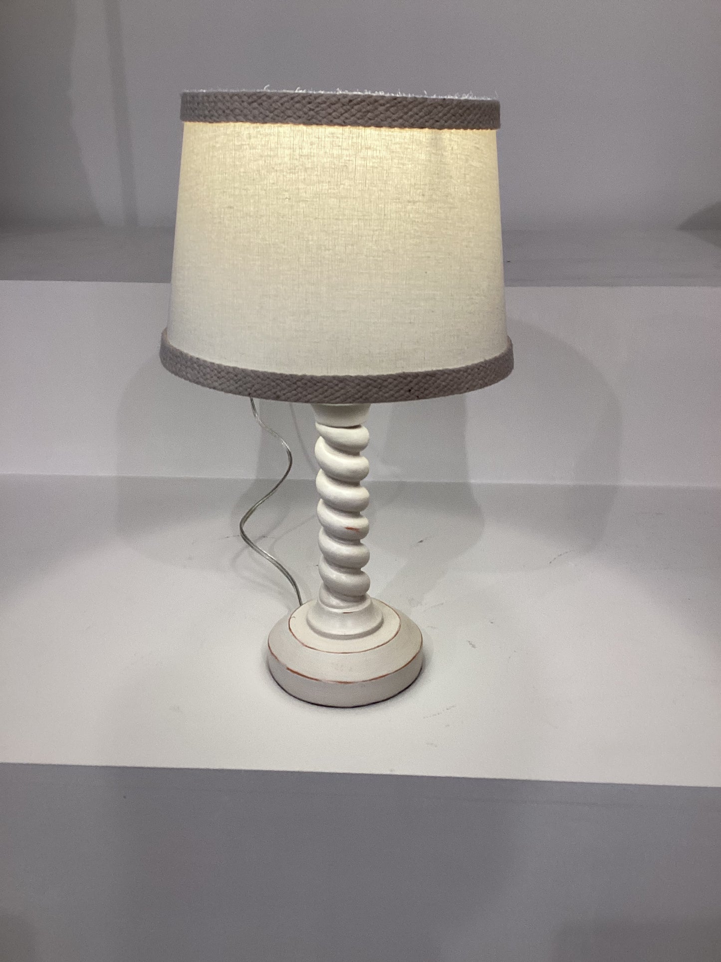 Twisted Cream Lamp