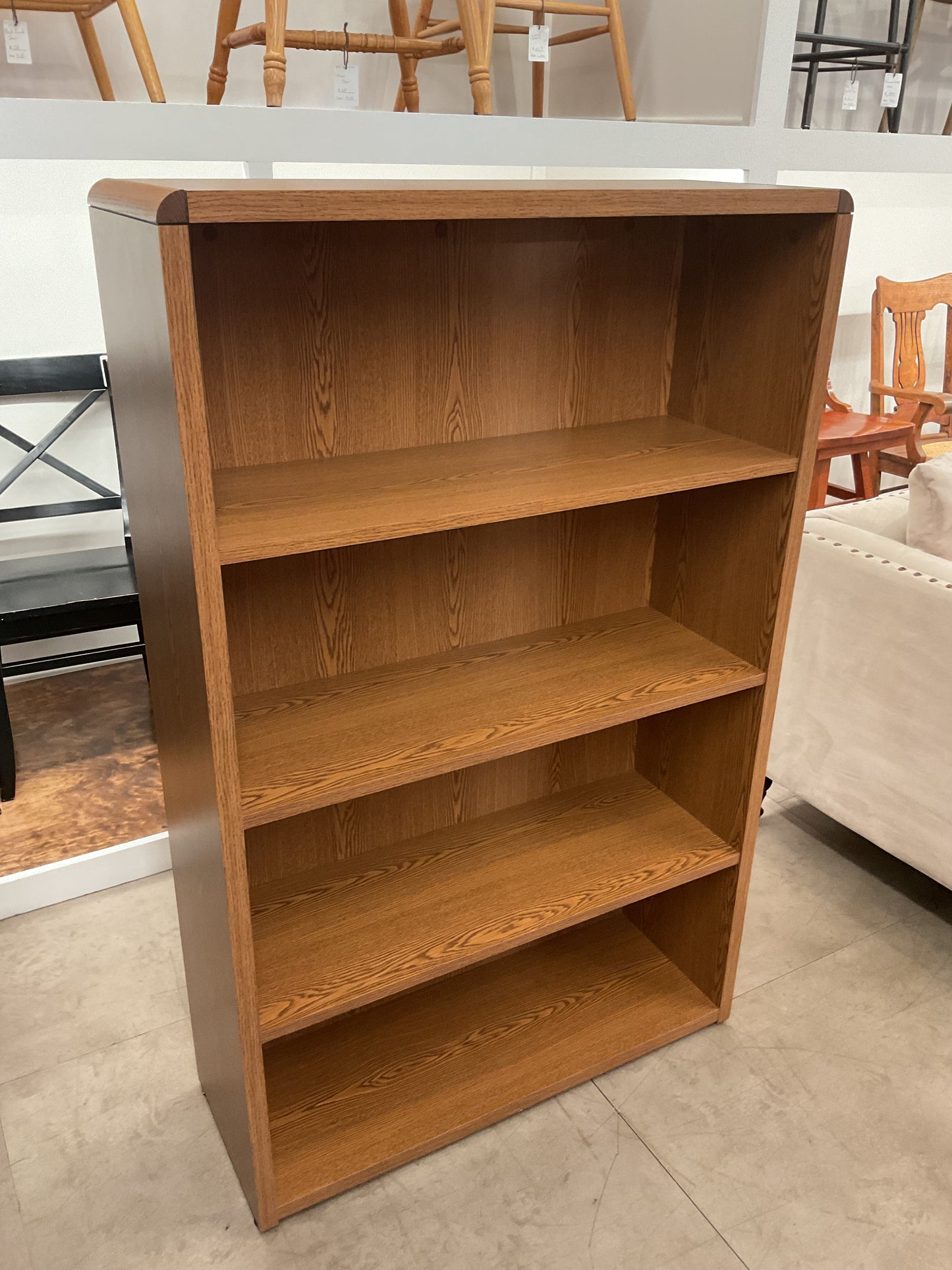 Muscatine Bookshelf