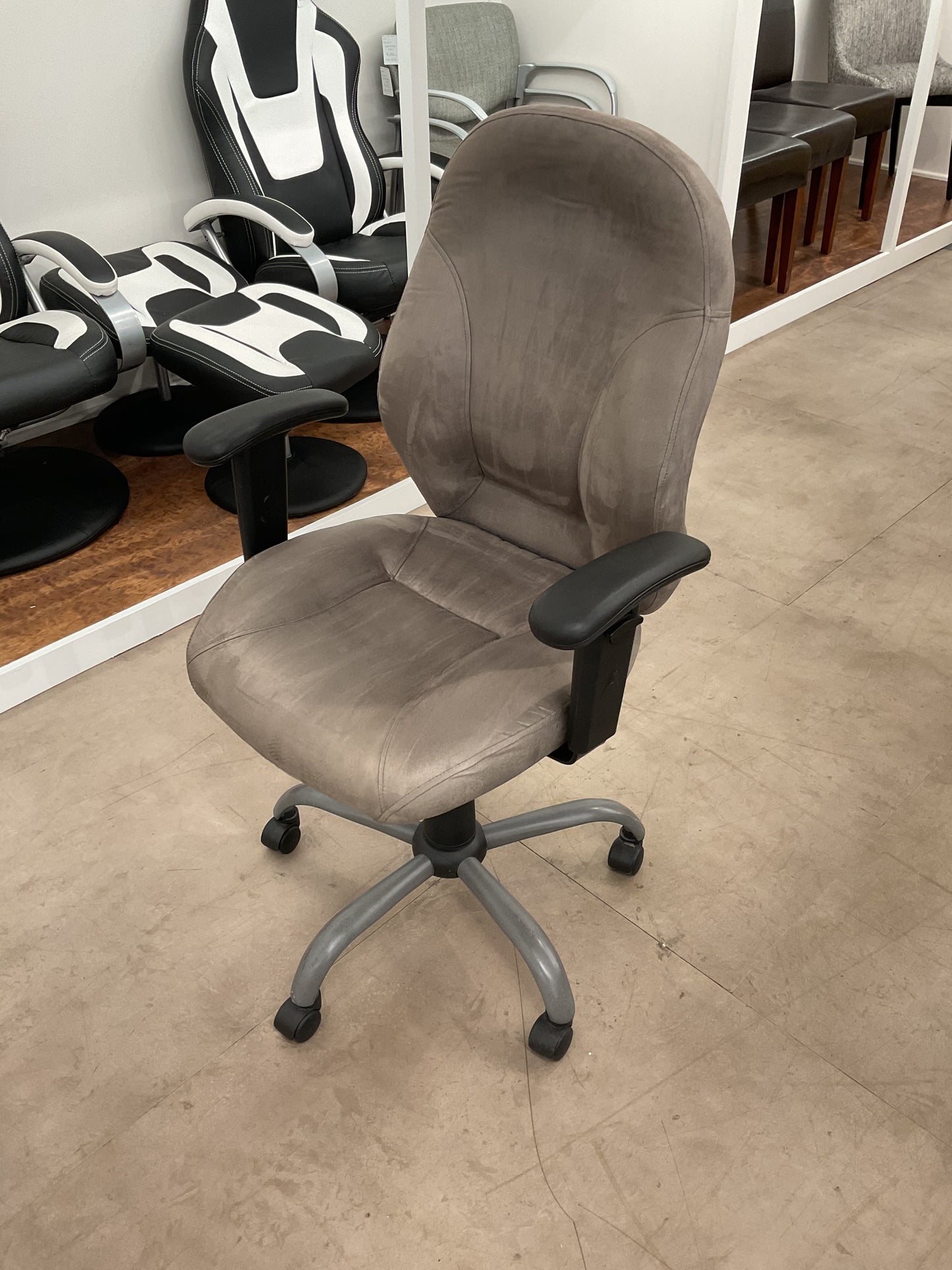 Rollin Gray Office Chair
