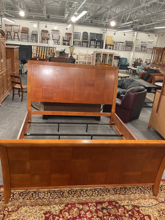 Checkered King Size Bed Frame (B239)