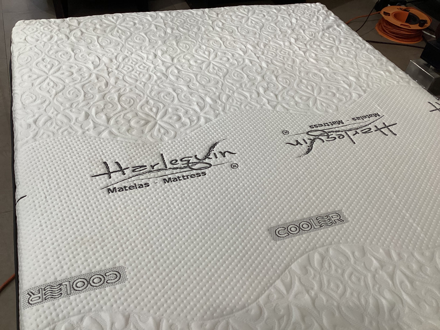 Harlequin Thaia V23 Zero Gravity Mattress (Full XL)