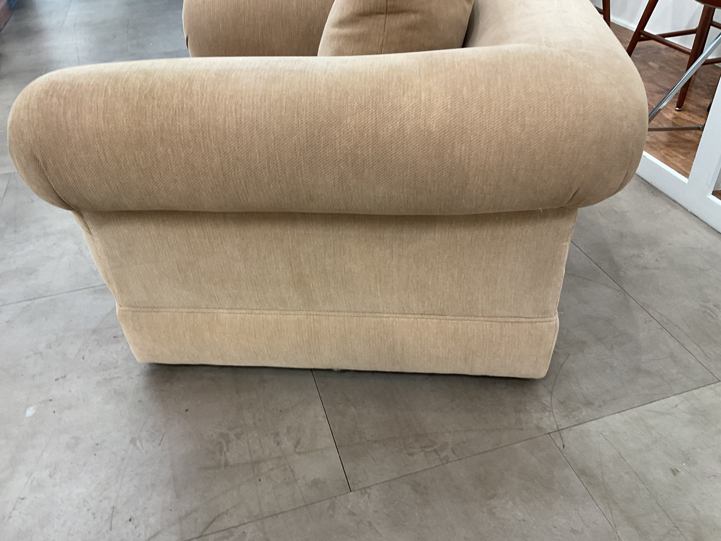 Kreiss Collection Lounge Chair