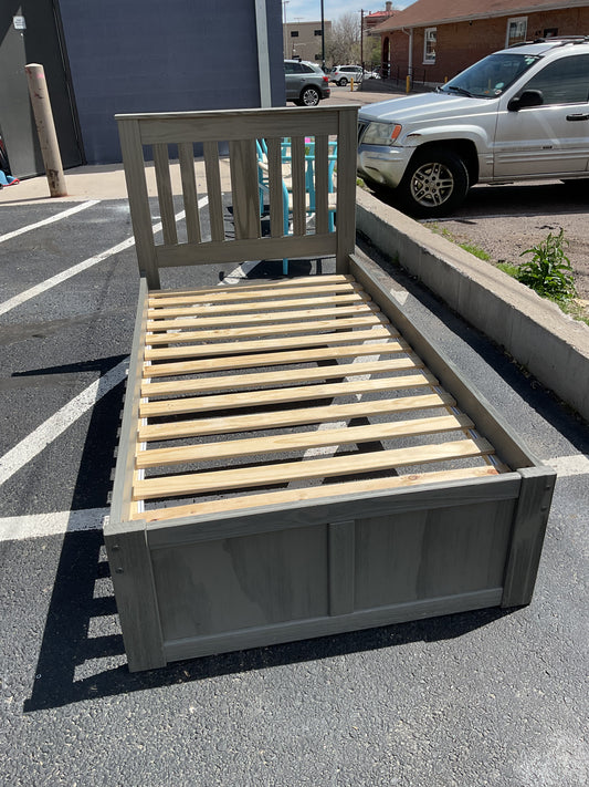 Twin York Plat Bed (B160)