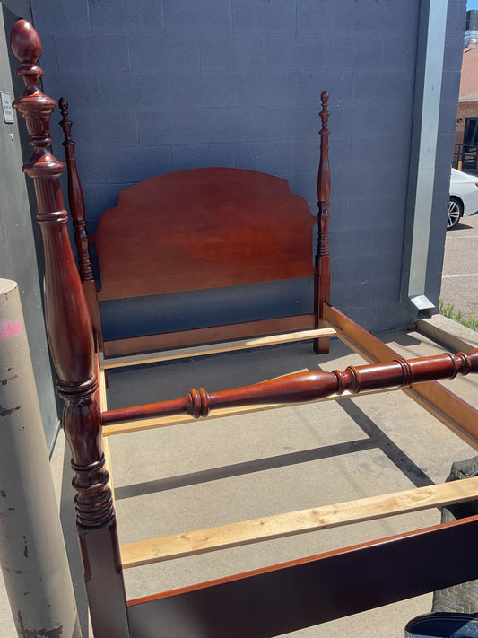 Pennsylvania House Queen Bed Frame (B172)