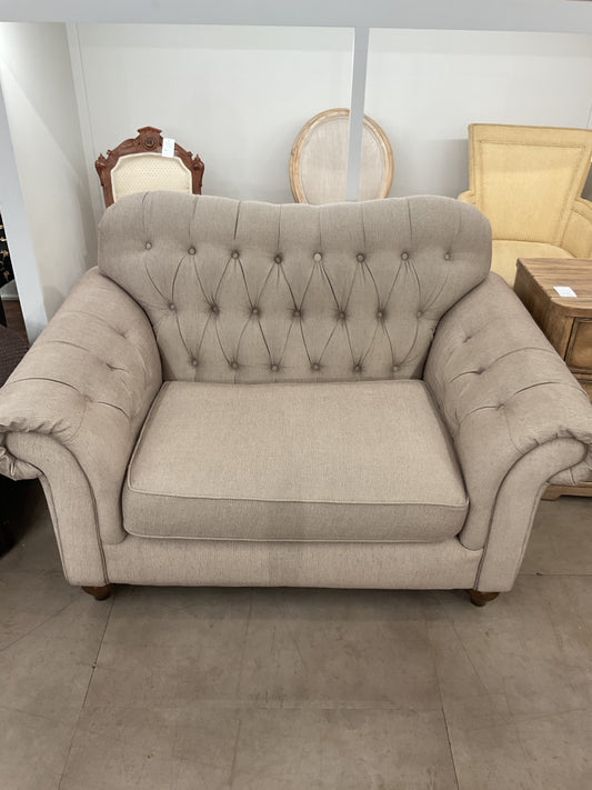 Tuft Comfy Chair