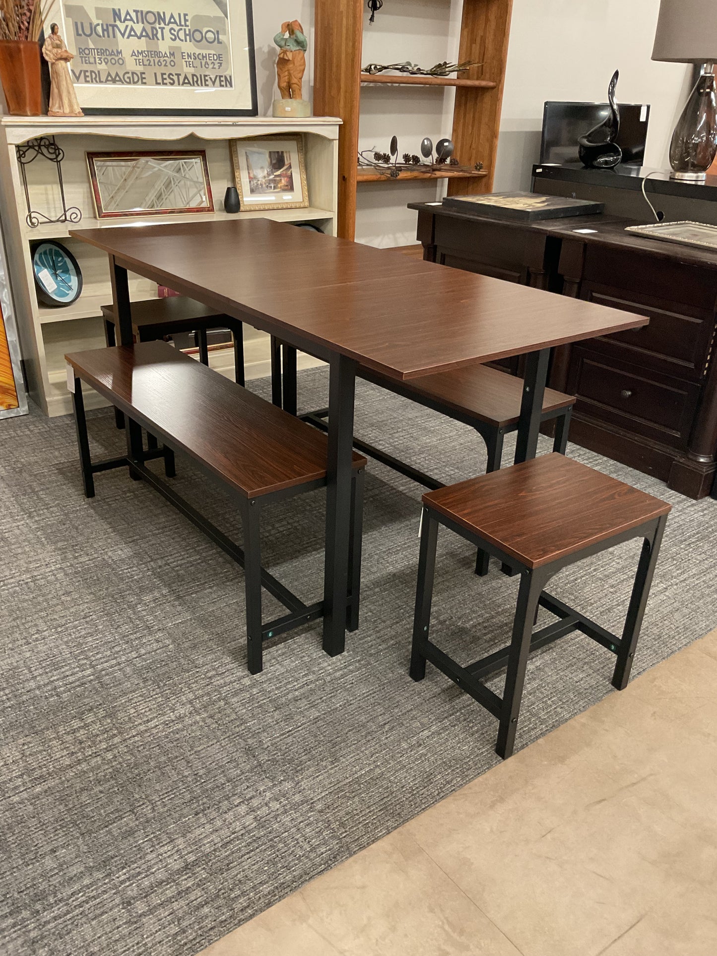 Scorpio Dining set