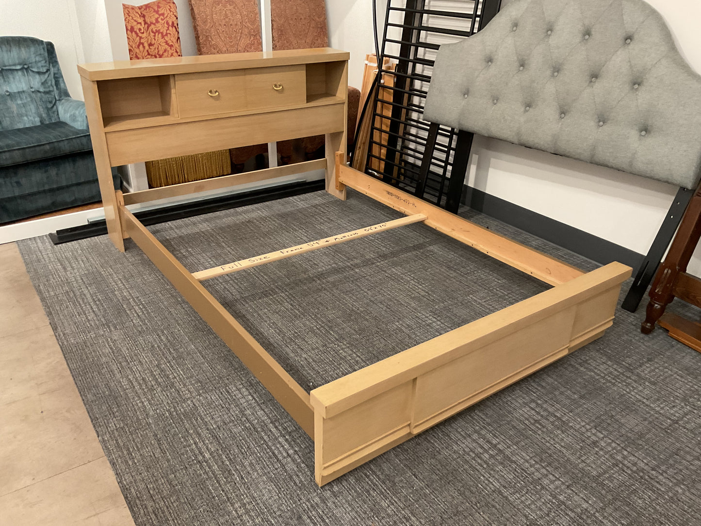 2000’s Full Bed NO SLATS (B276)