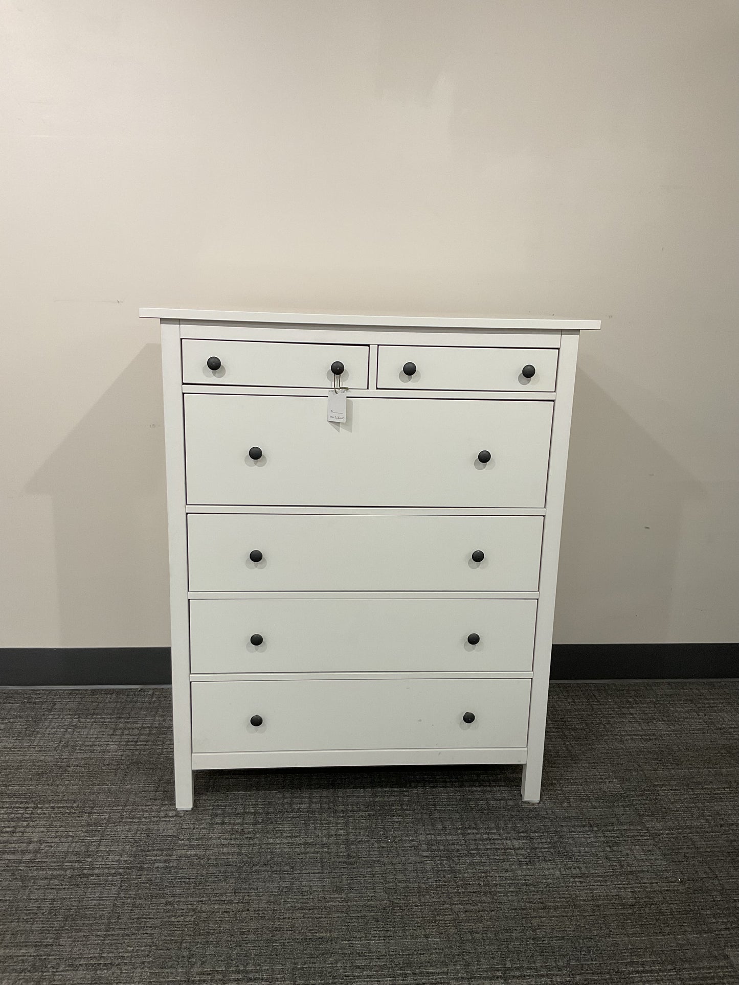 A1 Dresser