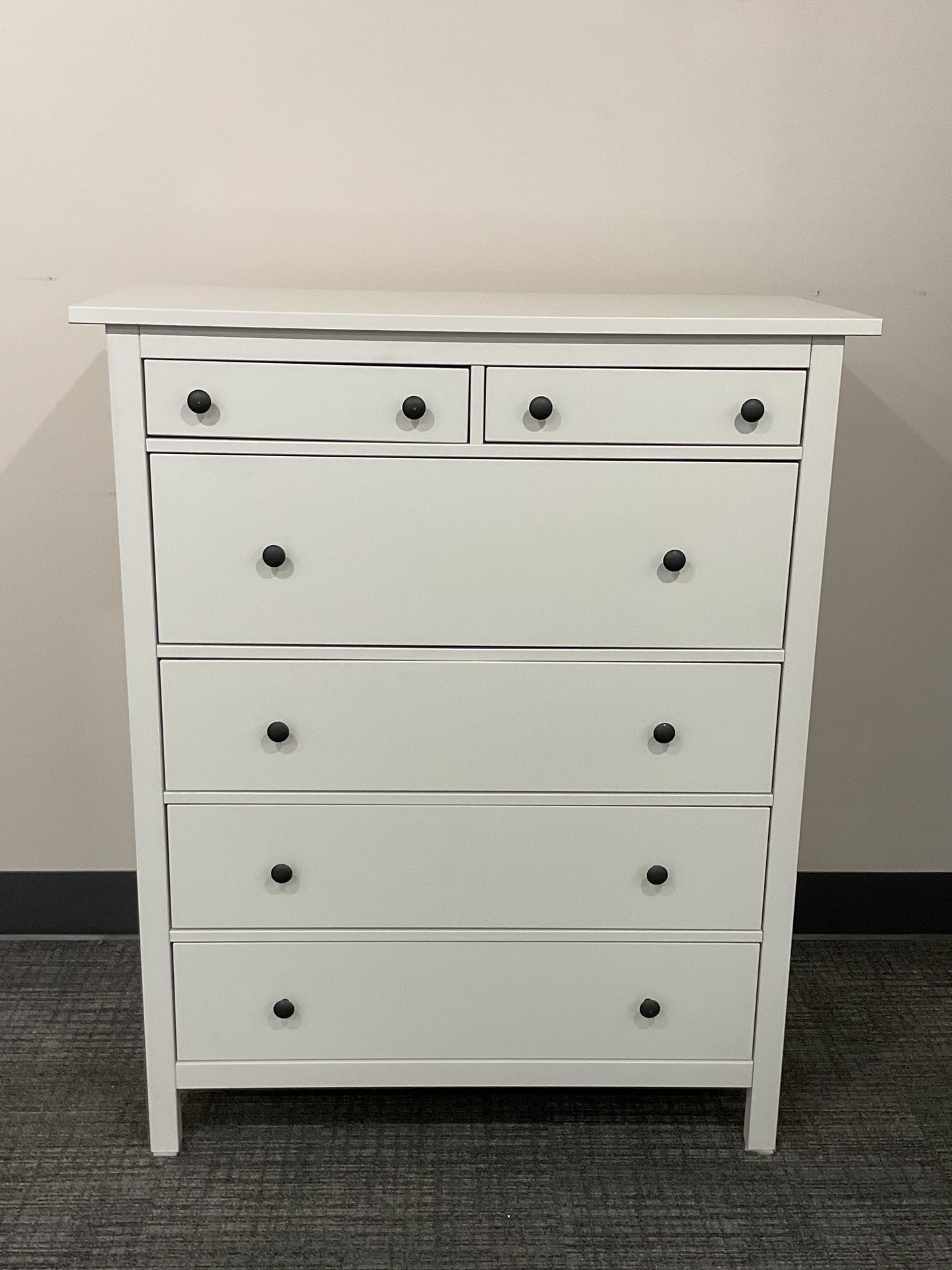 A1 Dresser