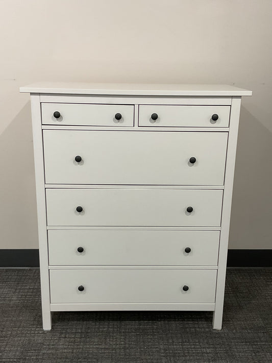 A1 Dresser