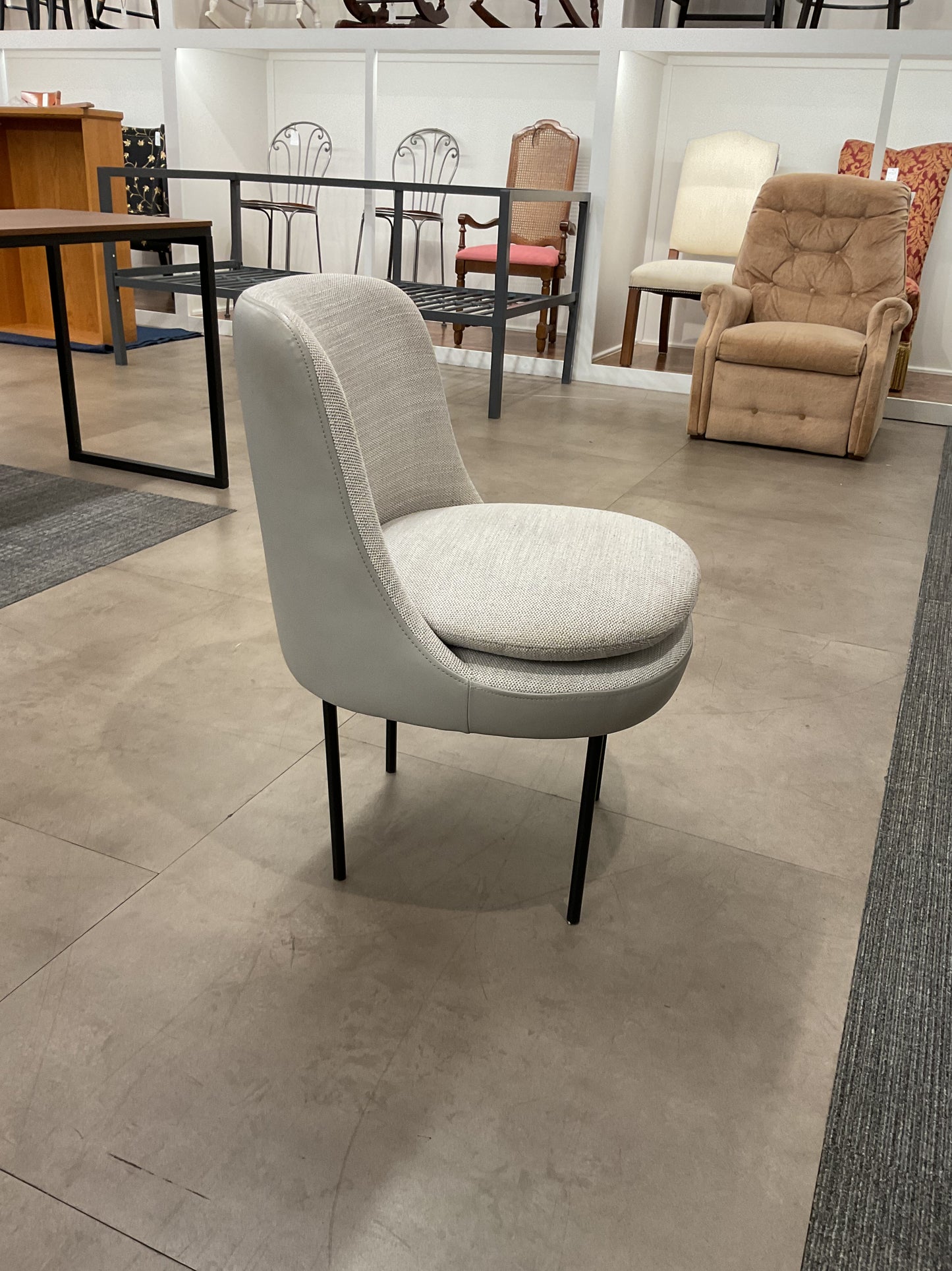 Casper the chair
