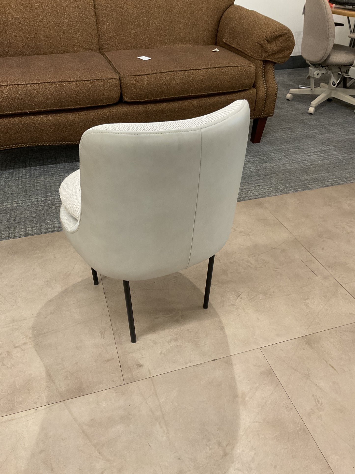 Casper the chair