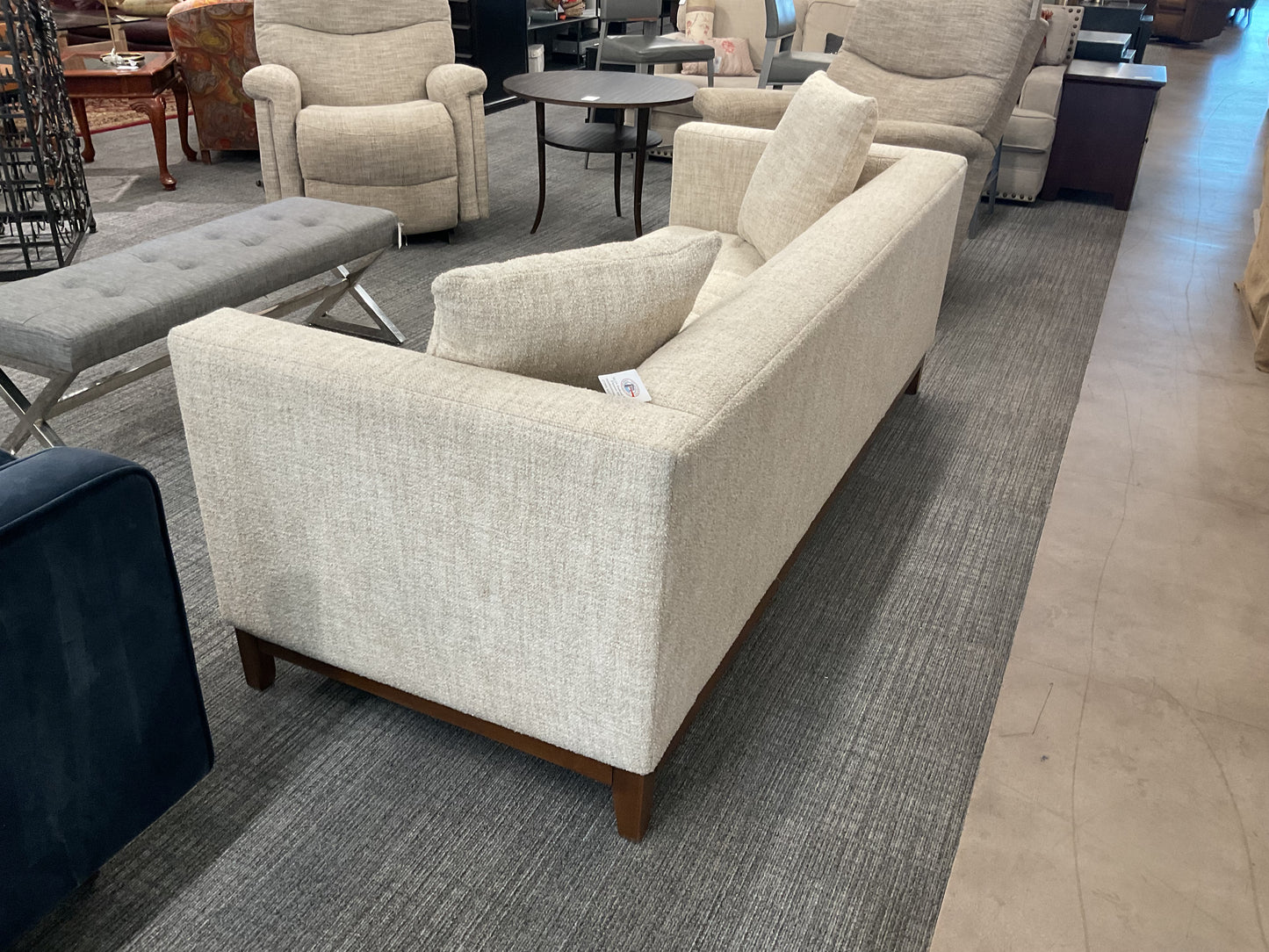 So fetch sofa