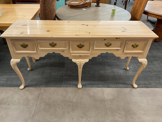 Freckled entry table
