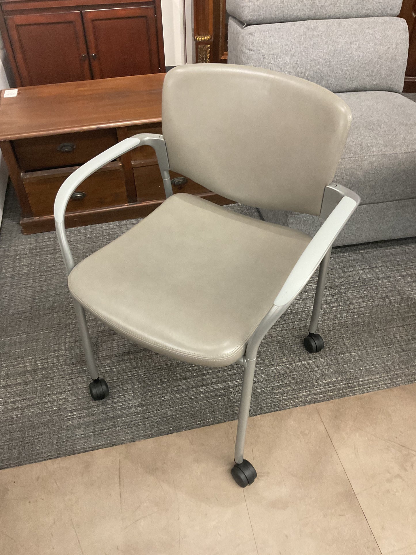 Stylex Roll Chair