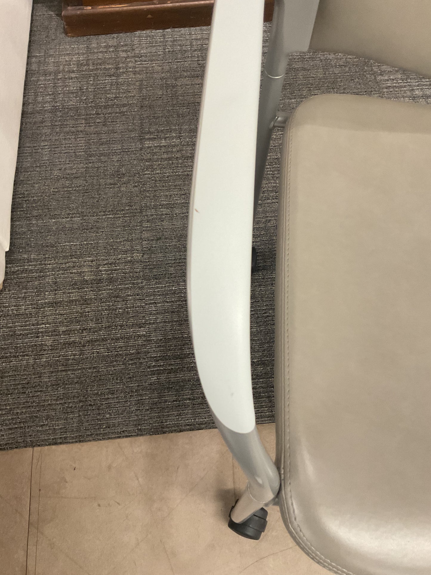 Stylex Roll Chair