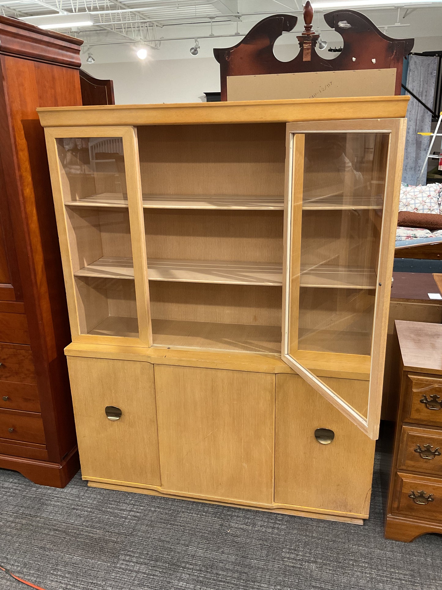 Stranger Things Hutch