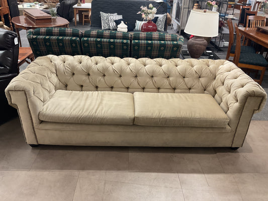 Benjamin Button Chesterfield Sofa