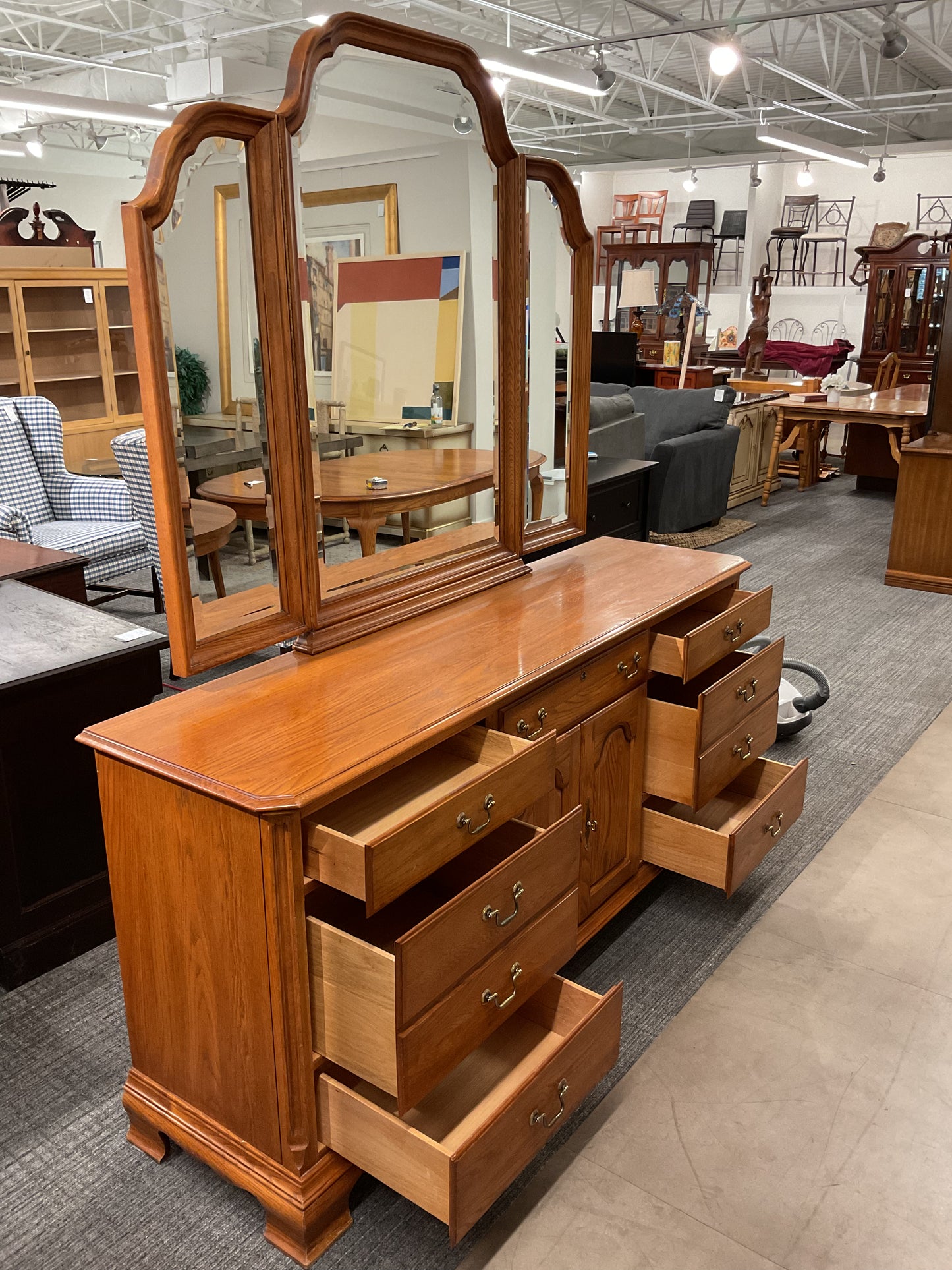 Inner Beauty Dresser W/ Mirror