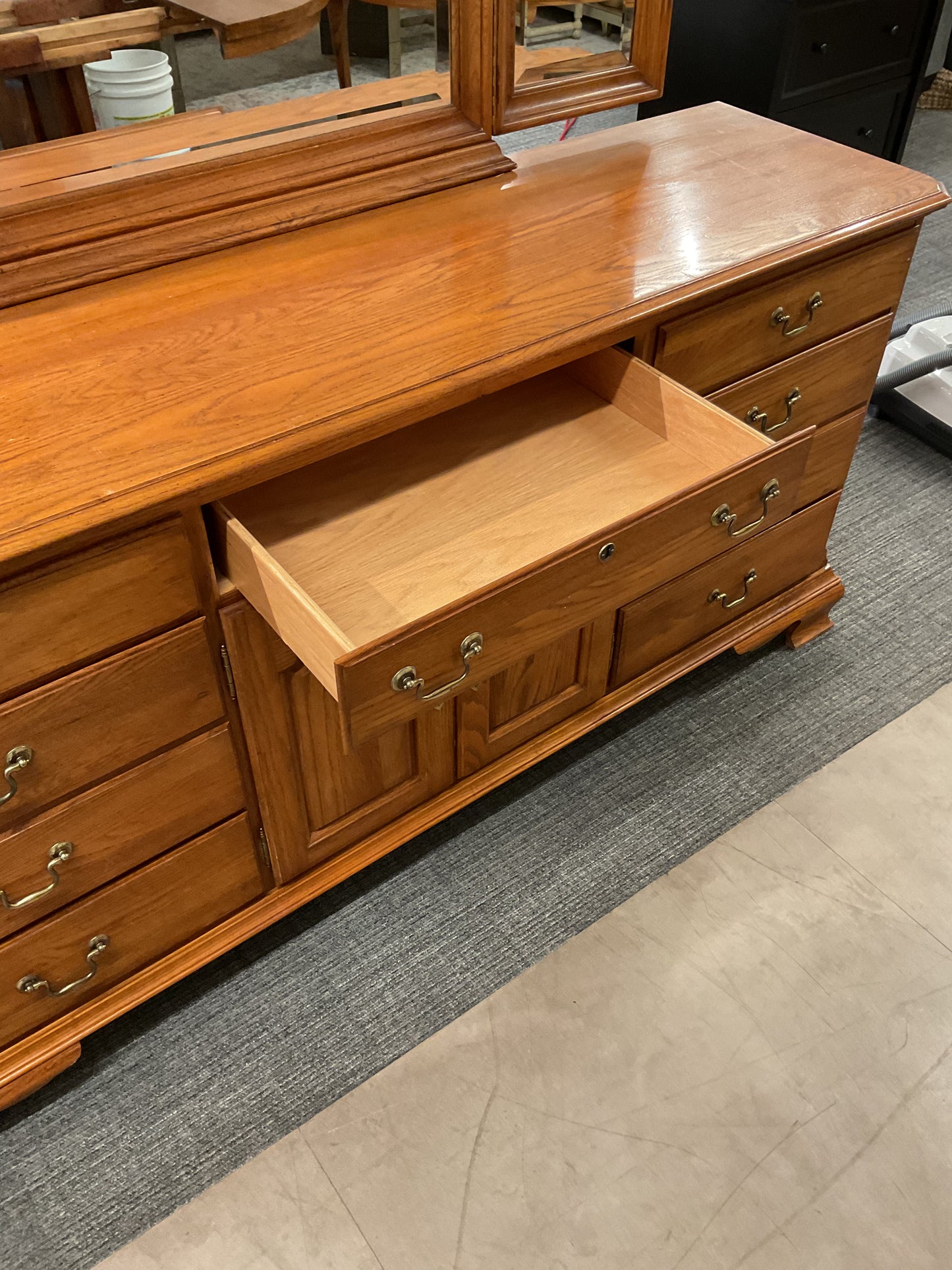 Inner Beauty Dresser W/ Mirror