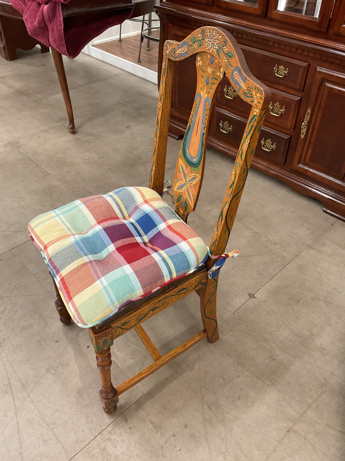 Chihuahua Chair￼￼