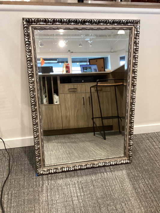 40.5” x 28.5”